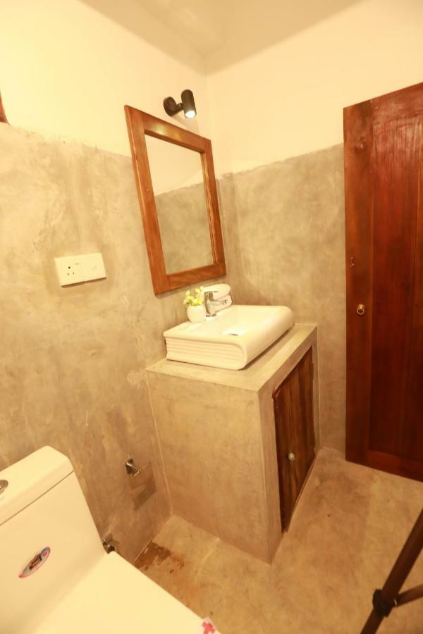 Dock Holiday Guest House Unawatuna Exterior photo