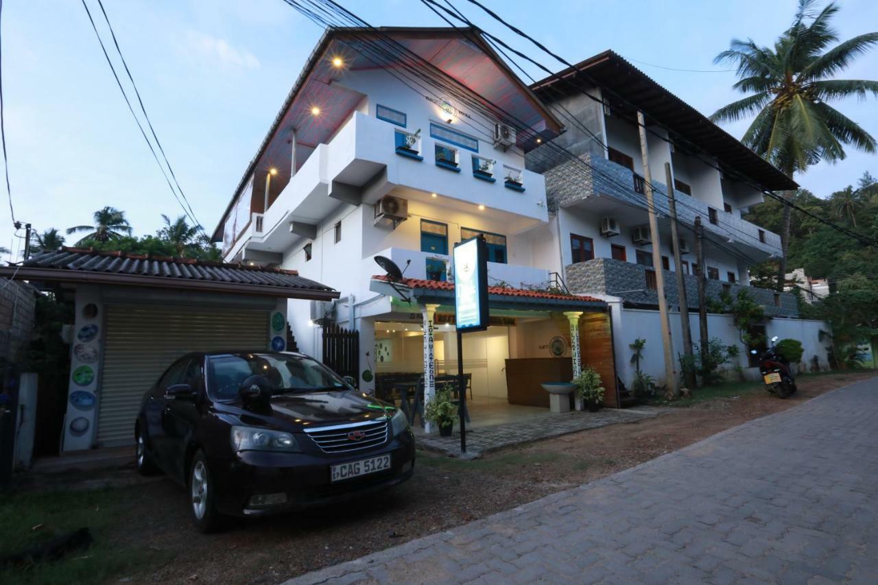 Dock Holiday Guest House Unawatuna Exterior photo